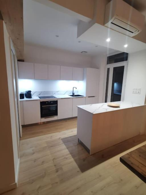 Apartment {st Fee Sur Les Toits} * Plein Centre * Clim *