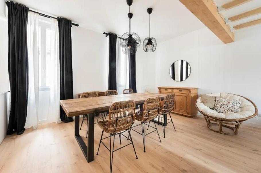{st Fee Sur Les Toits} * Plein Centre * Clim Apartment *