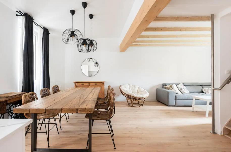 {st Fee Sur Les Toits} * Plein Centre * Clim Apartment Marseilles